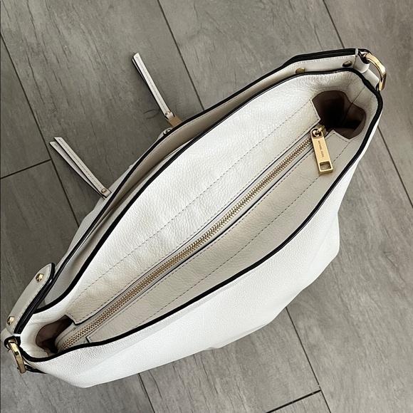 MICHAEL MICHAEL KORS
Evie White Large Pebbled Leather Shoulder Hobo Bag Gold - Picture 14 of 16